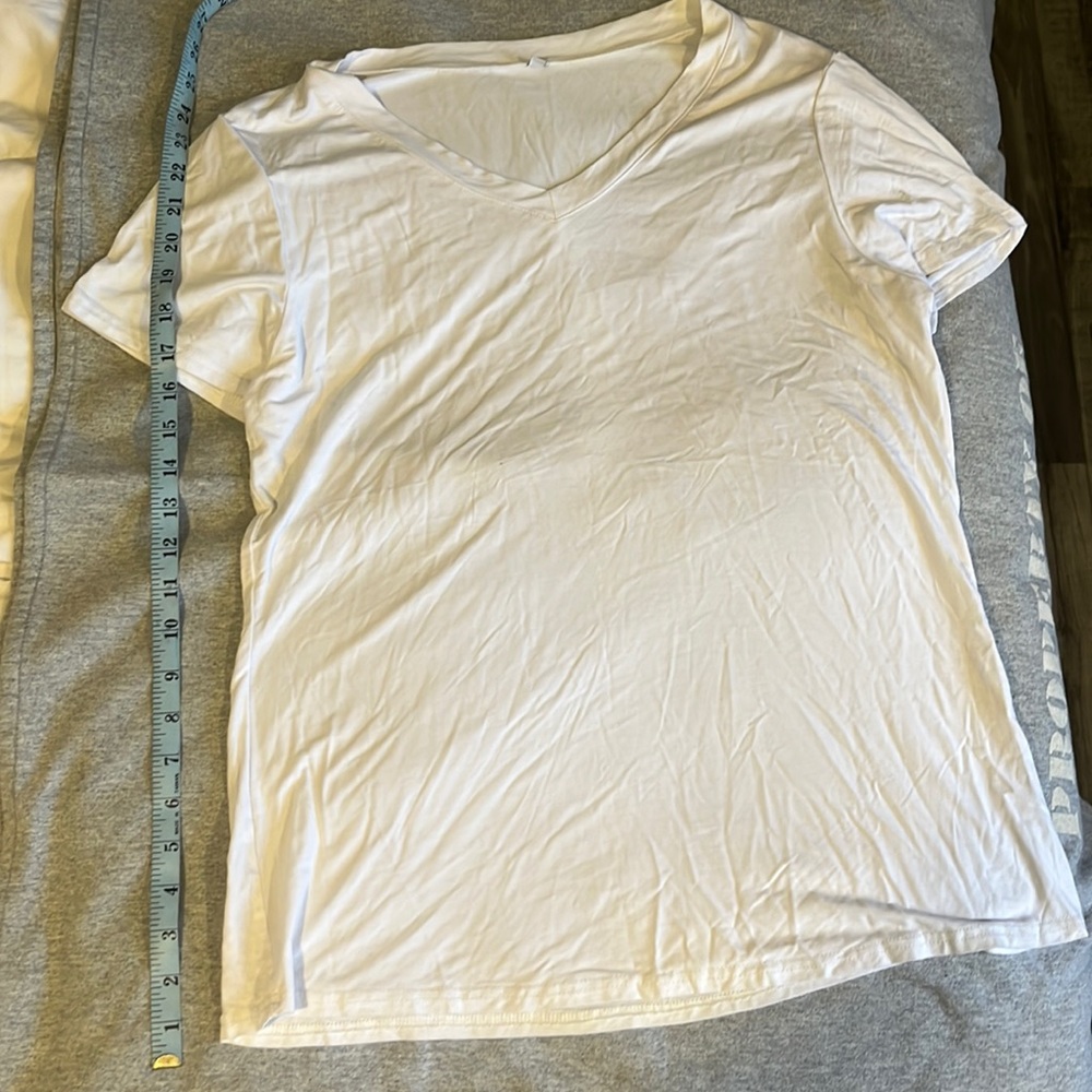 V-neck white T-shirt